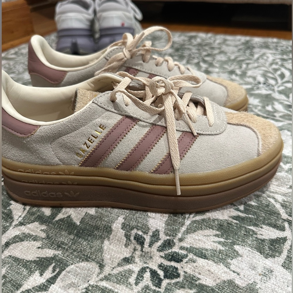 Adidas Gazelle Platform Sneakers in Cream and Pink - Picture 2 of 4